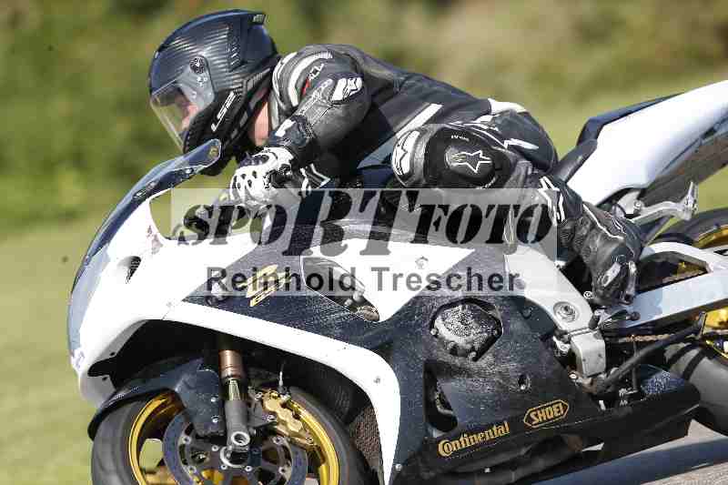 /44 09.08.2025 Plüss Moto Sport ADR/Freies Fahren/559